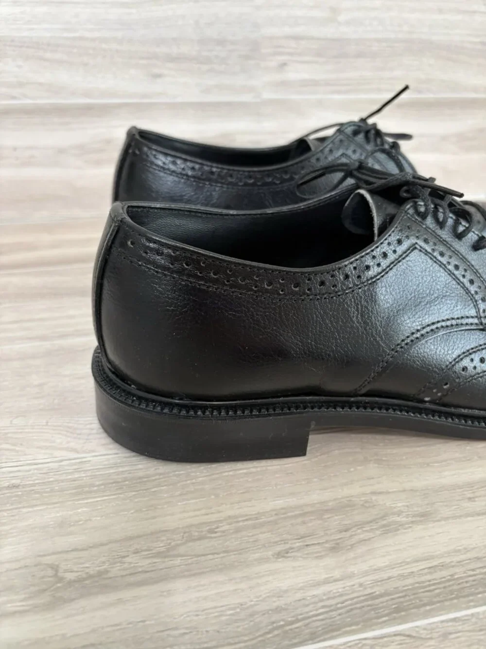Endicott Johnson Black Leather Wingtip Brogue Vintage Dress Shoes